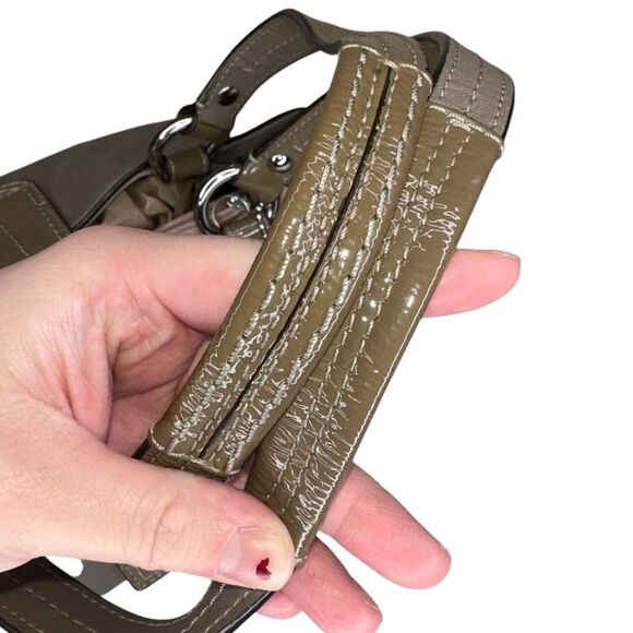 |EUC| COACH Soho Buckle Taupe Leather Hobo Handbag - August 2012 - Picture 6 of 10